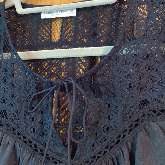 Abercrombie & Fitch Top - Picture 2 of 3